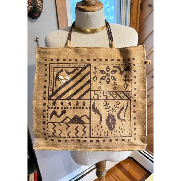 Vintage Handstamped Straw Tribal Purse with Leather Handles Cowry Shells - Picture 2 of 10